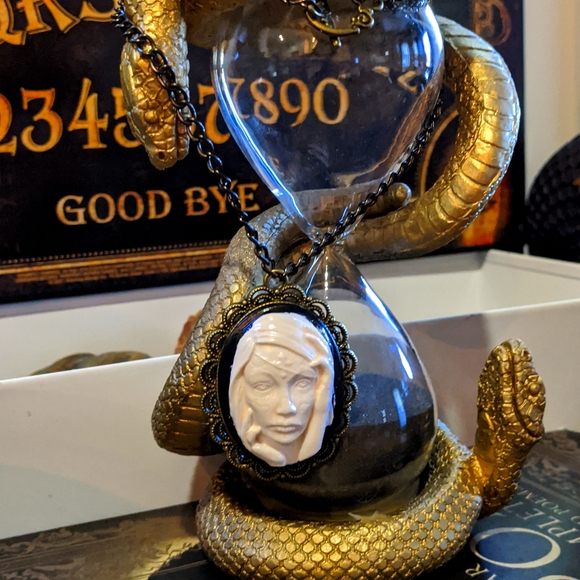 Día de los Muertos Cameo - Picture 1 of 9